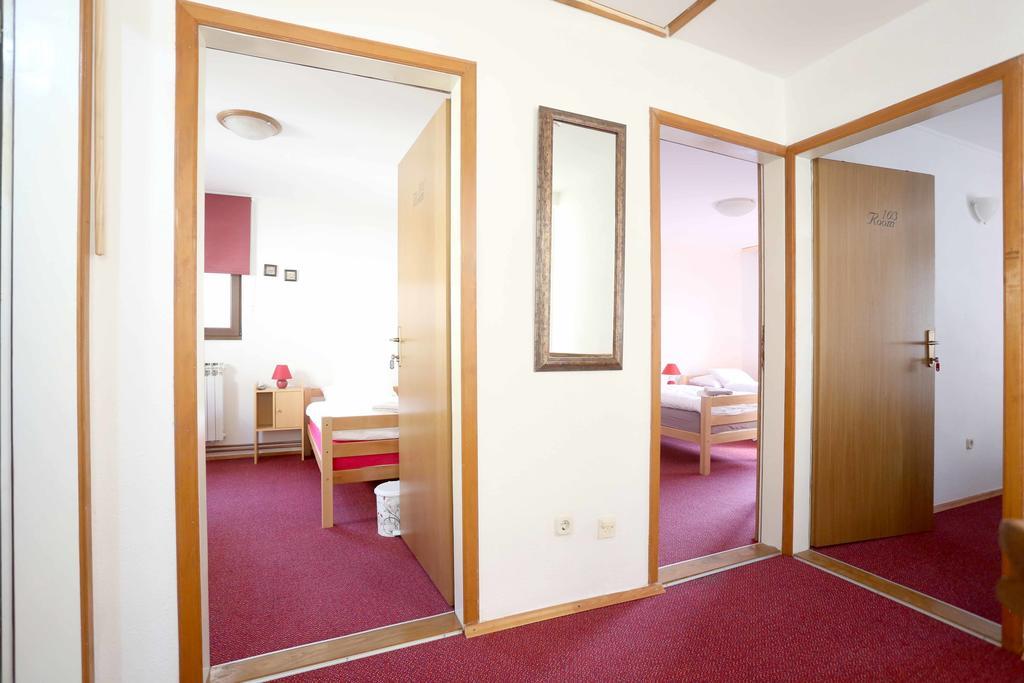 Hostel Denal Сараєво Екстер'єр фото