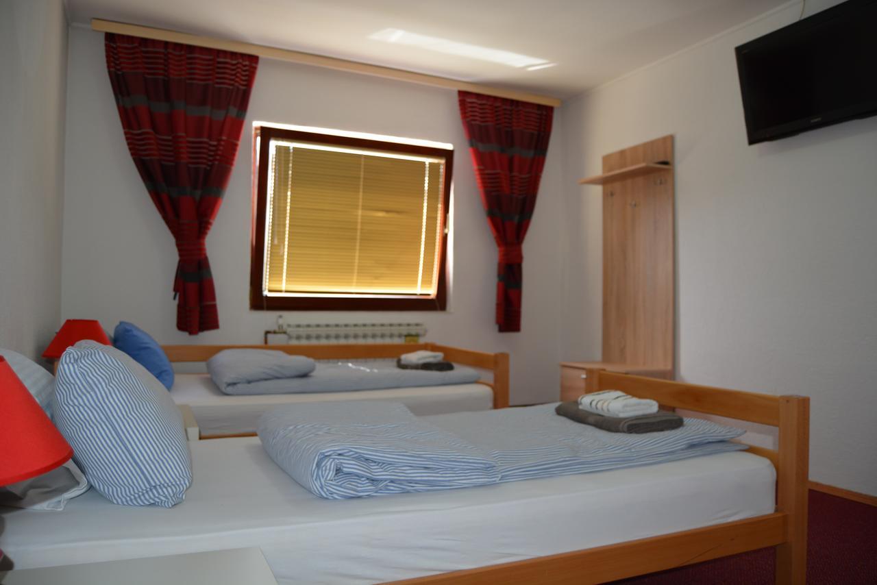 Hostel Denal Сараєво Екстер'єр фото